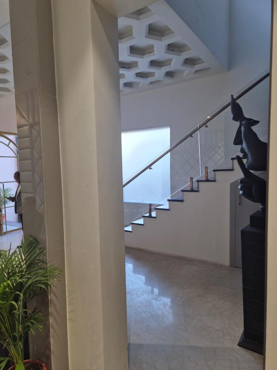 Hotel Adsan Heights Gajraula Buitenkant foto
